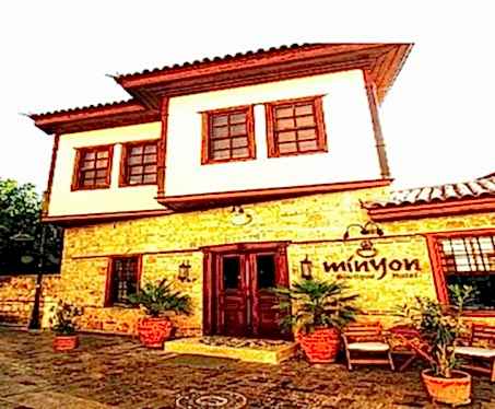 Antalya Kaleiçi Minyon Boutique Hotel’de 16 kW inverter ısı pompası ve 1000 lt hijyenik boyler ile tüm sıcak su sistemi
